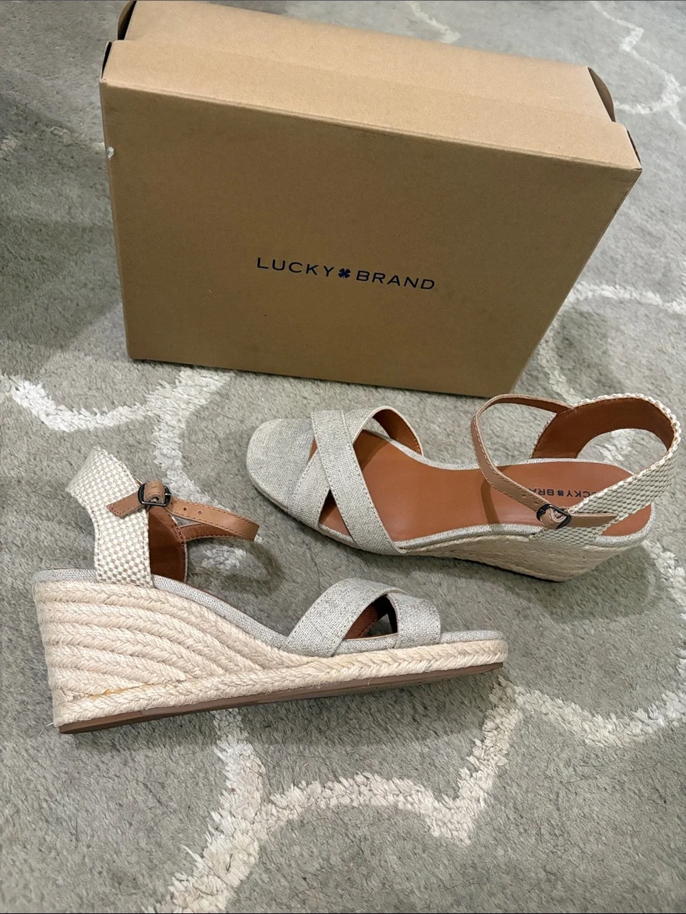 Lucky brand LK-MAEYLEE natural platinum metallic linen wedge heel size 8.5 M